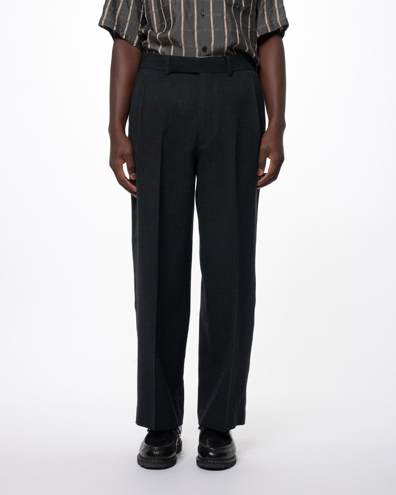 Tumbled Wool Serge / Single Pleat Wide Trousers, Gray Bird’S-Eye